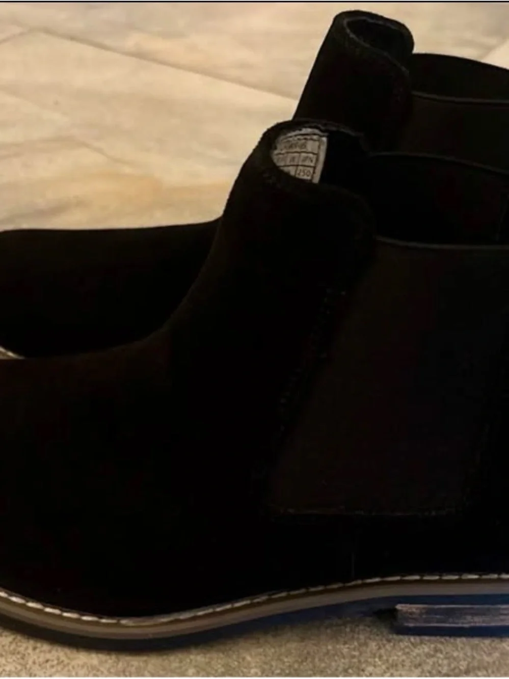 *NEW* Bruno Marc Men’s size 7 black suede chukka boots